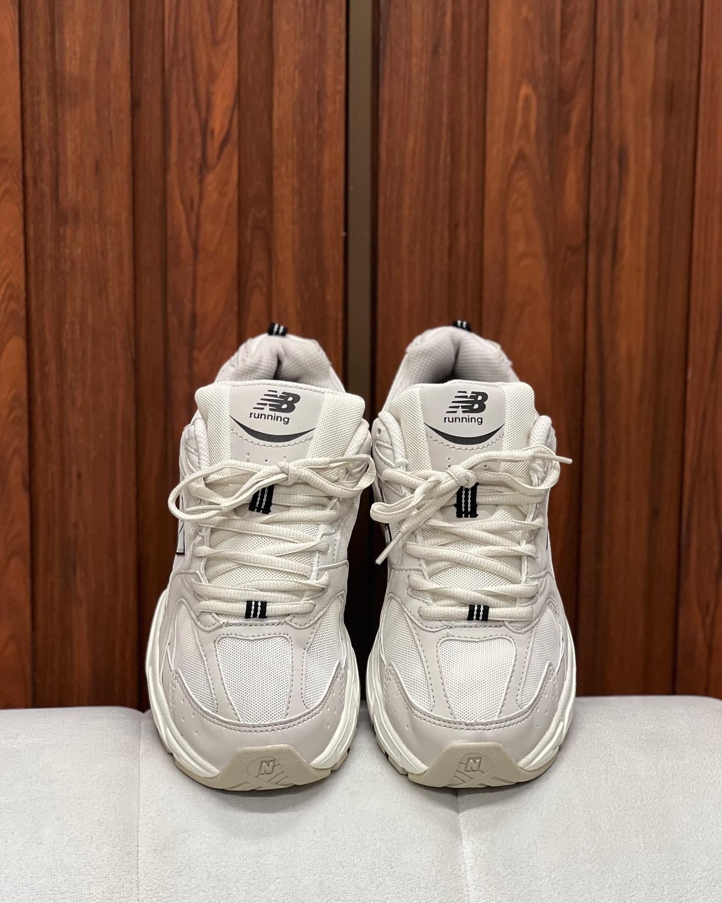 NEW BALANCE 530 BEIGE