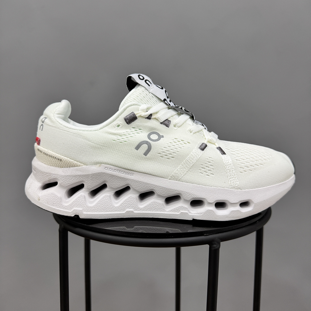 ON CLOUDSURFER WHITE