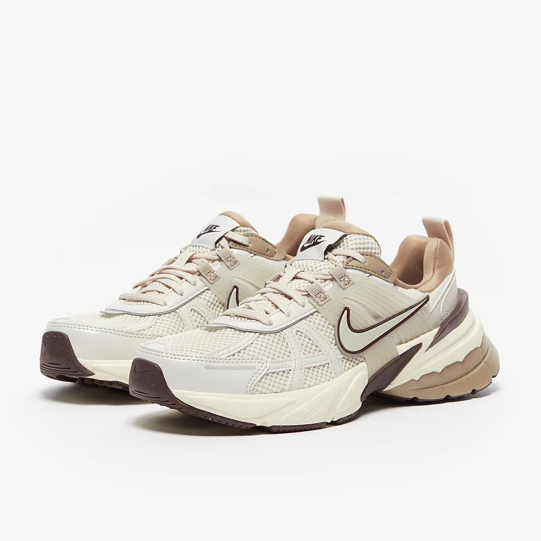 NIKE V2K VOMEO BEIGE PLATEADO