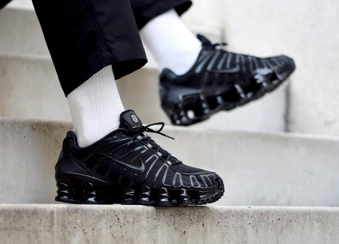 NIKE SHOCK NEGRO