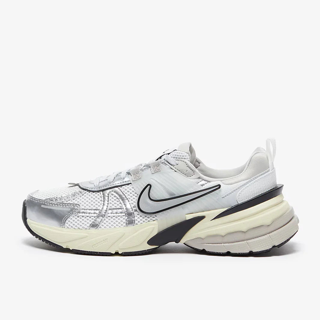NIKE V2K RUN PURE