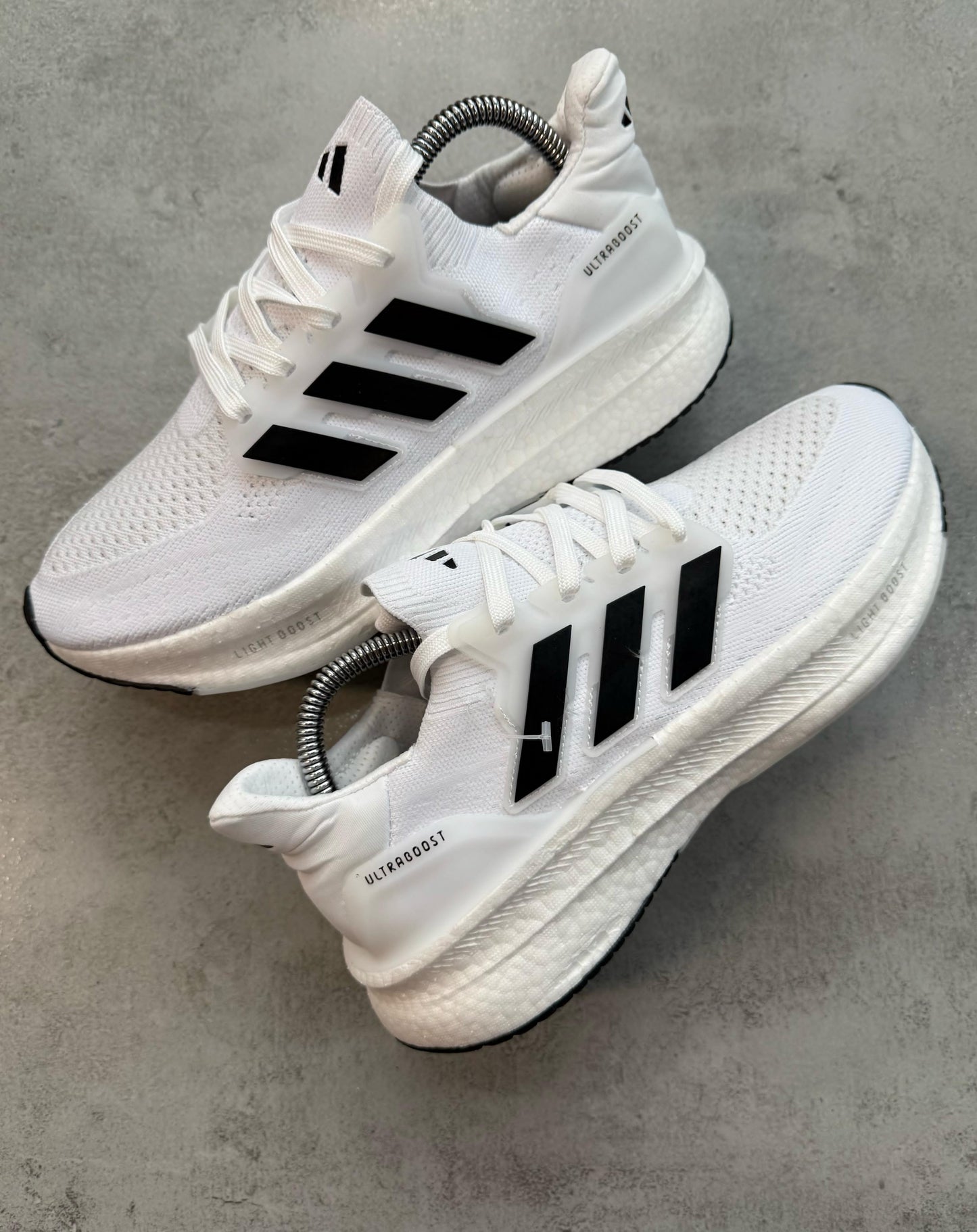 ULTRABOOST 2025 BLANCO NEGRO