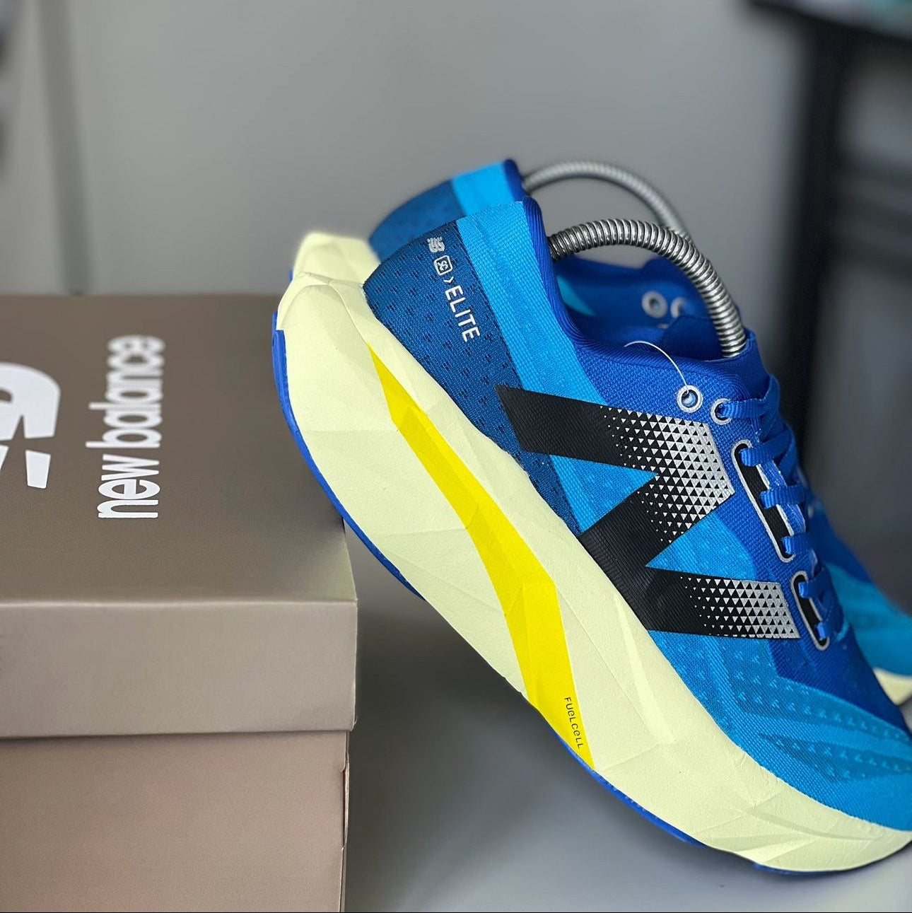 NEW BALANCE FUELCELL REBEL V4 SPICE BLUE
