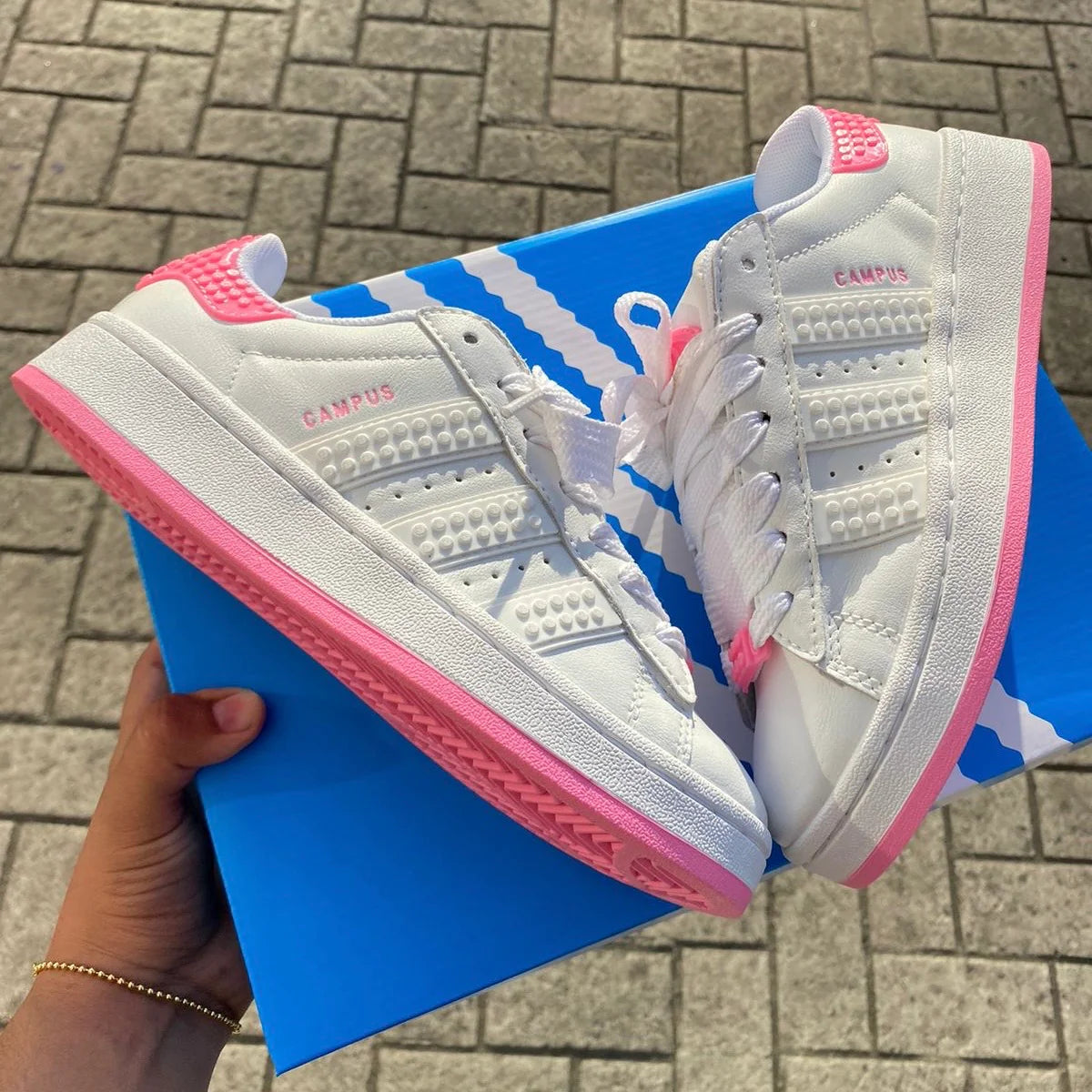 ADIDAS LEGO BLANCO ROSADO