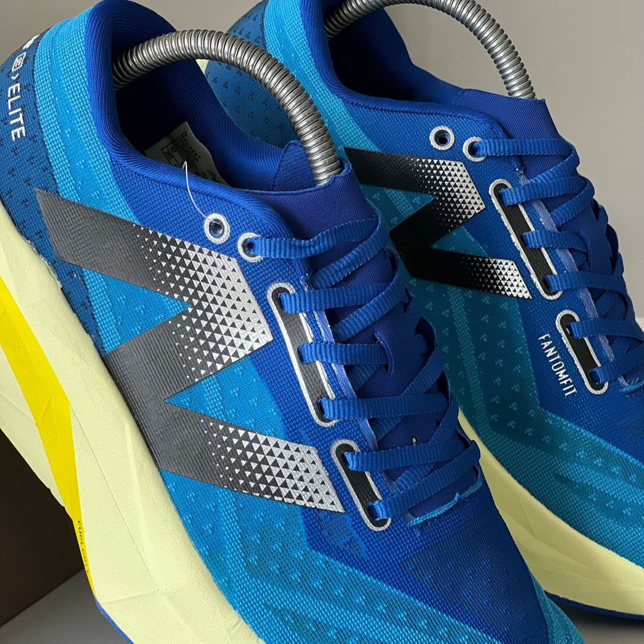 NEW BALANCE FUELCELL REBEL V4 SPICE BLUE
