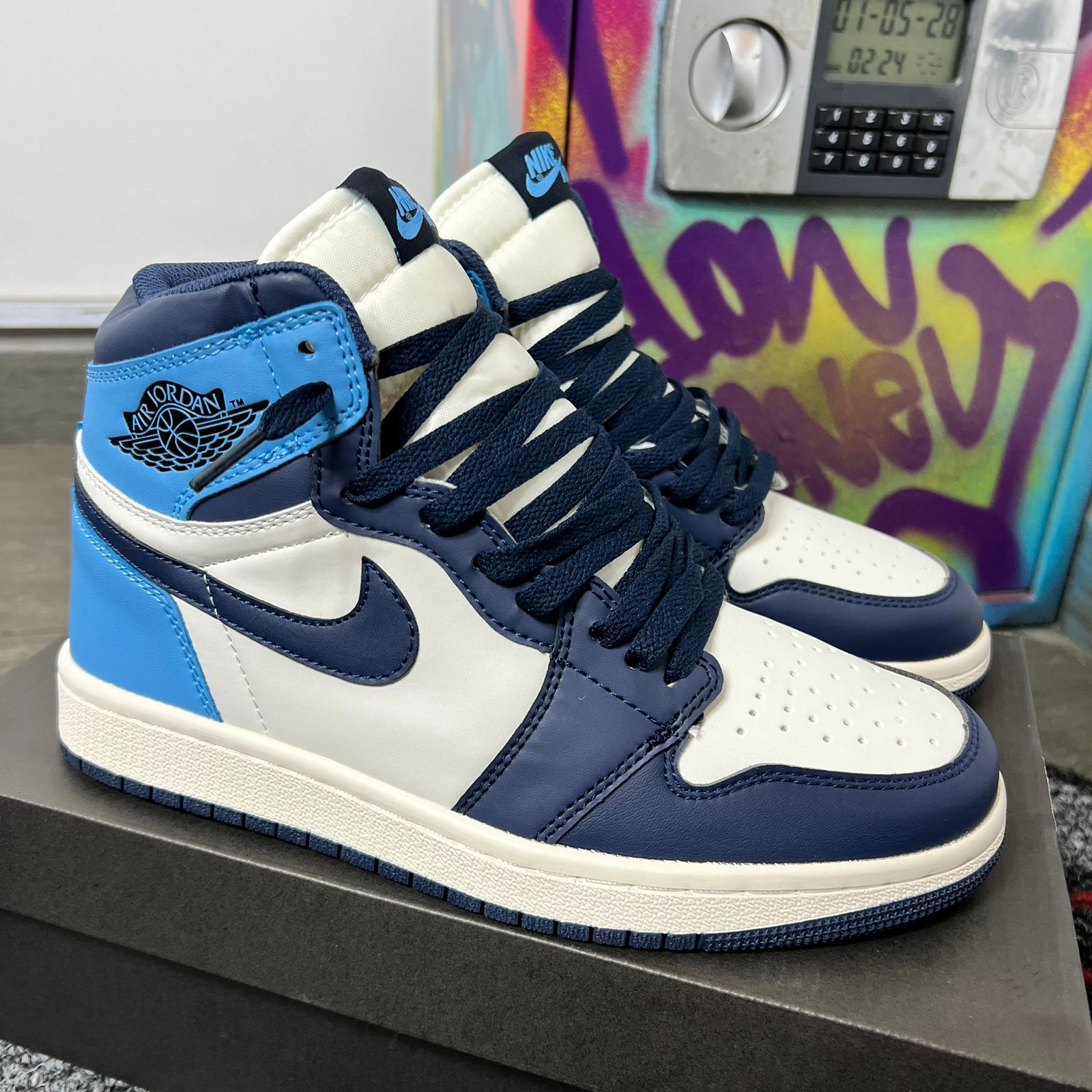 Jordan blancas y azules on sale