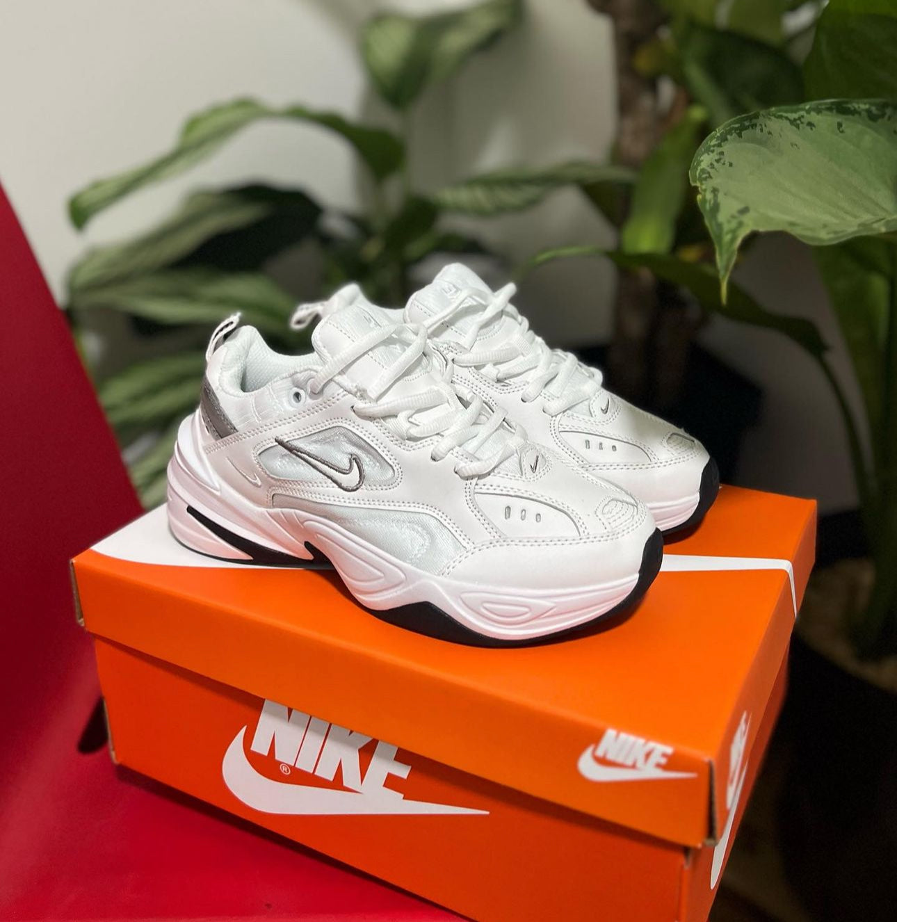 NIKE TEKNO BLANCO NEGRO