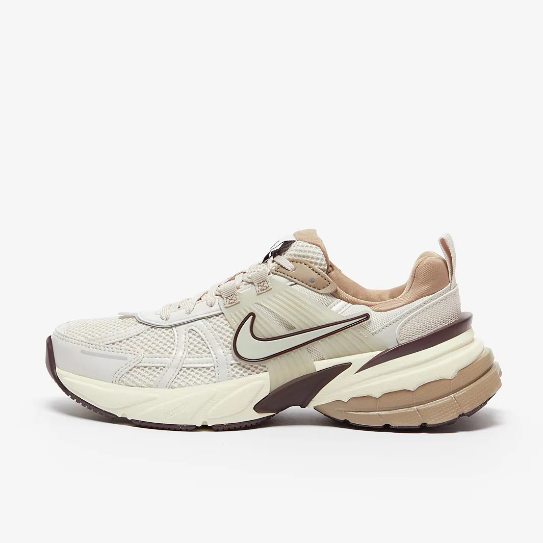 NIKE V2K VOMEO BEIGE PLATEADO