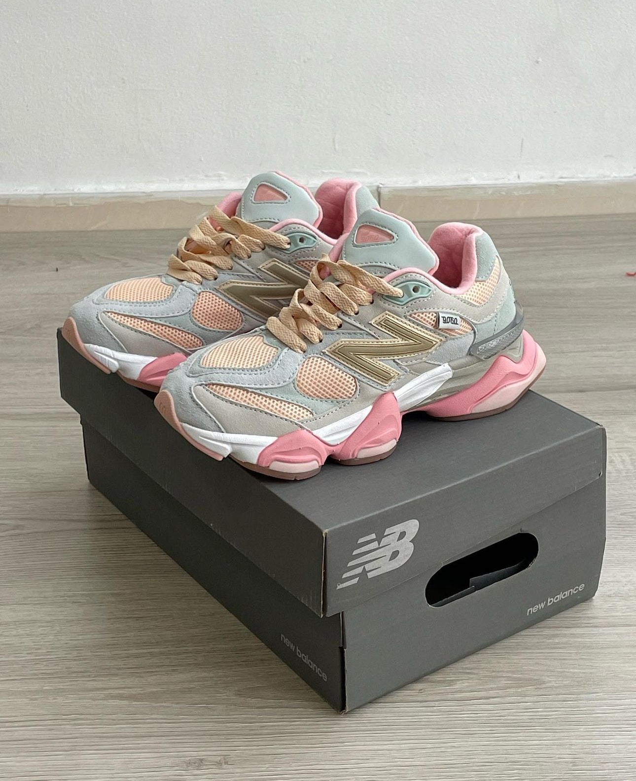NEW BALANCE 9060 ROSADO