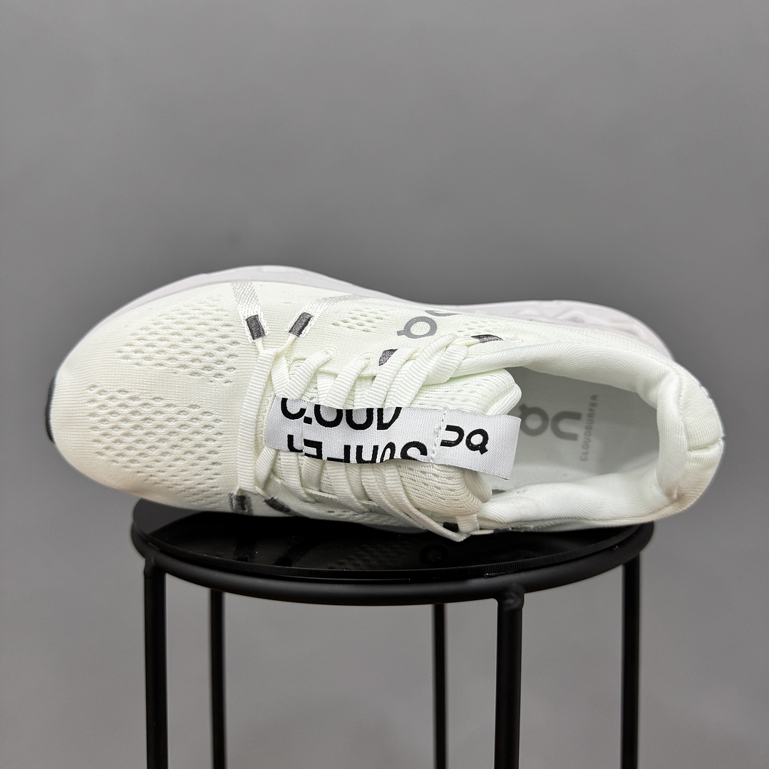 ON CLOUDSURFER WHITE