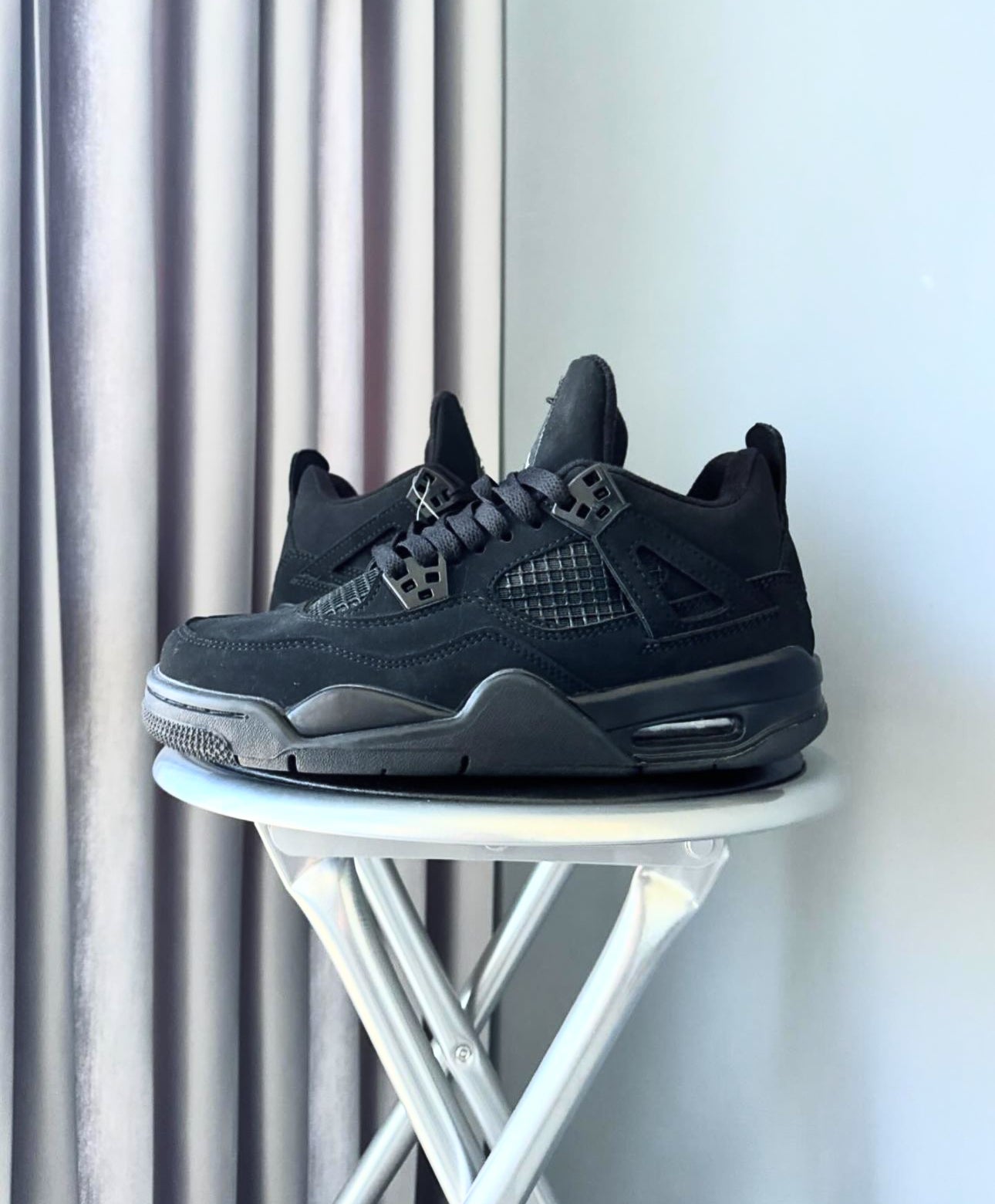 JORDAN RETRO NEGRO