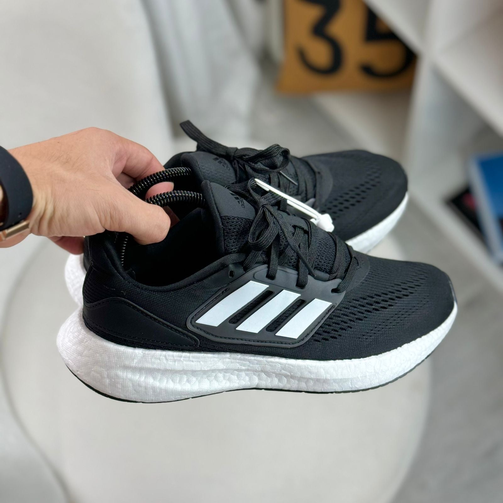 Adidas negros con blanco on sale