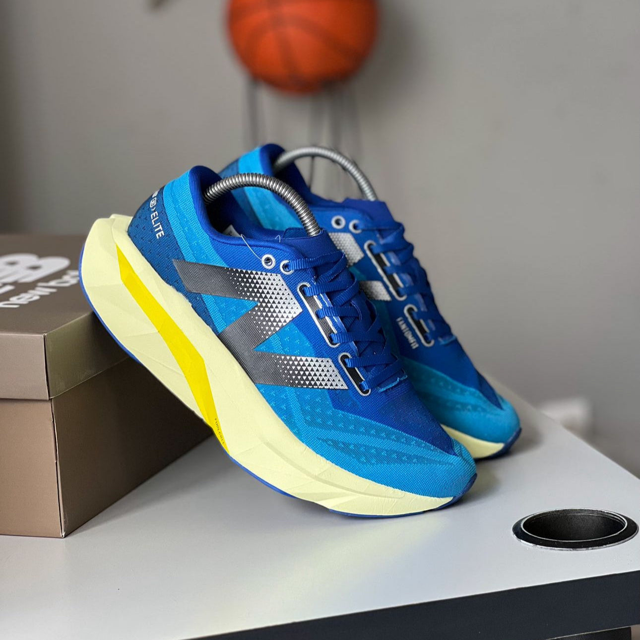 NEW BALANCE FUELCELL REBEL V4 SPICE BLUE