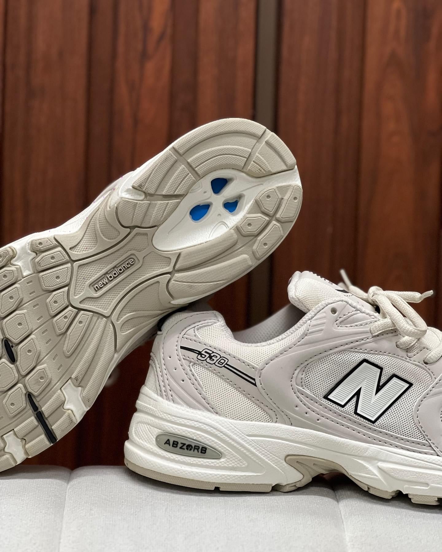 NEW BALANCE 530 BEIGE