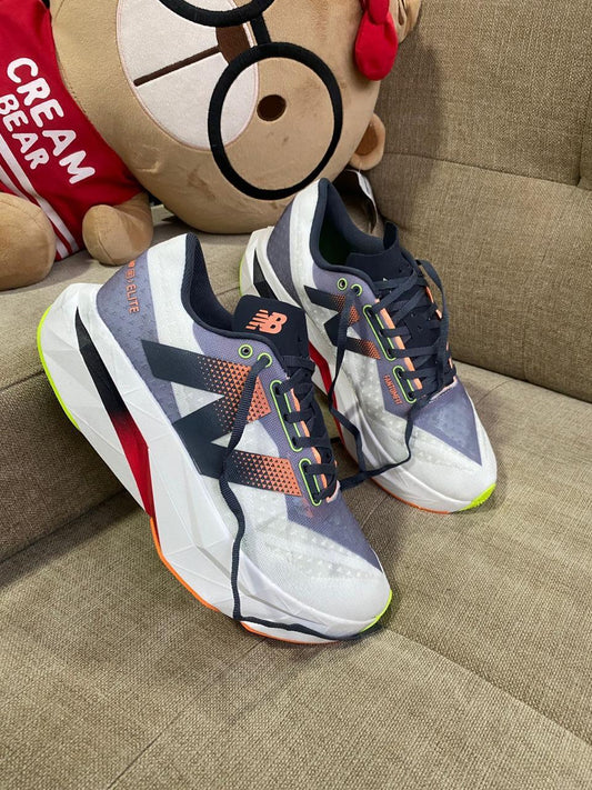 NEW BALANCE FUELCELL GRIS ROJO