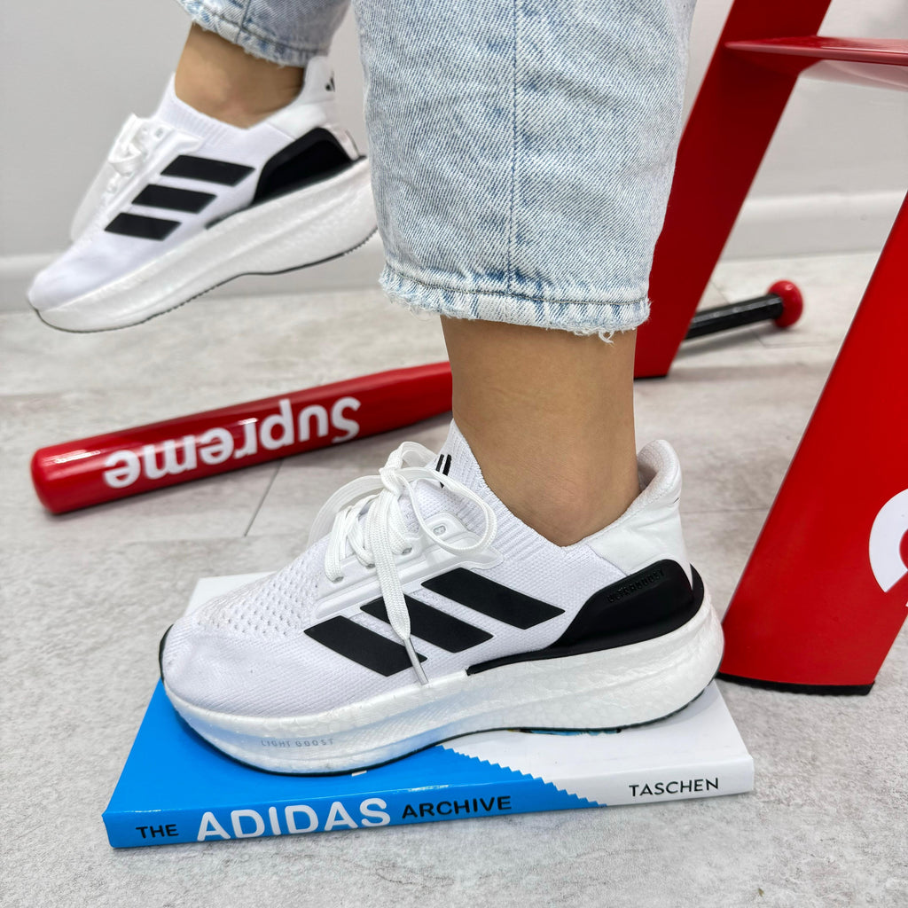 ULTRABOOST 2025 BLANCO NEGRO