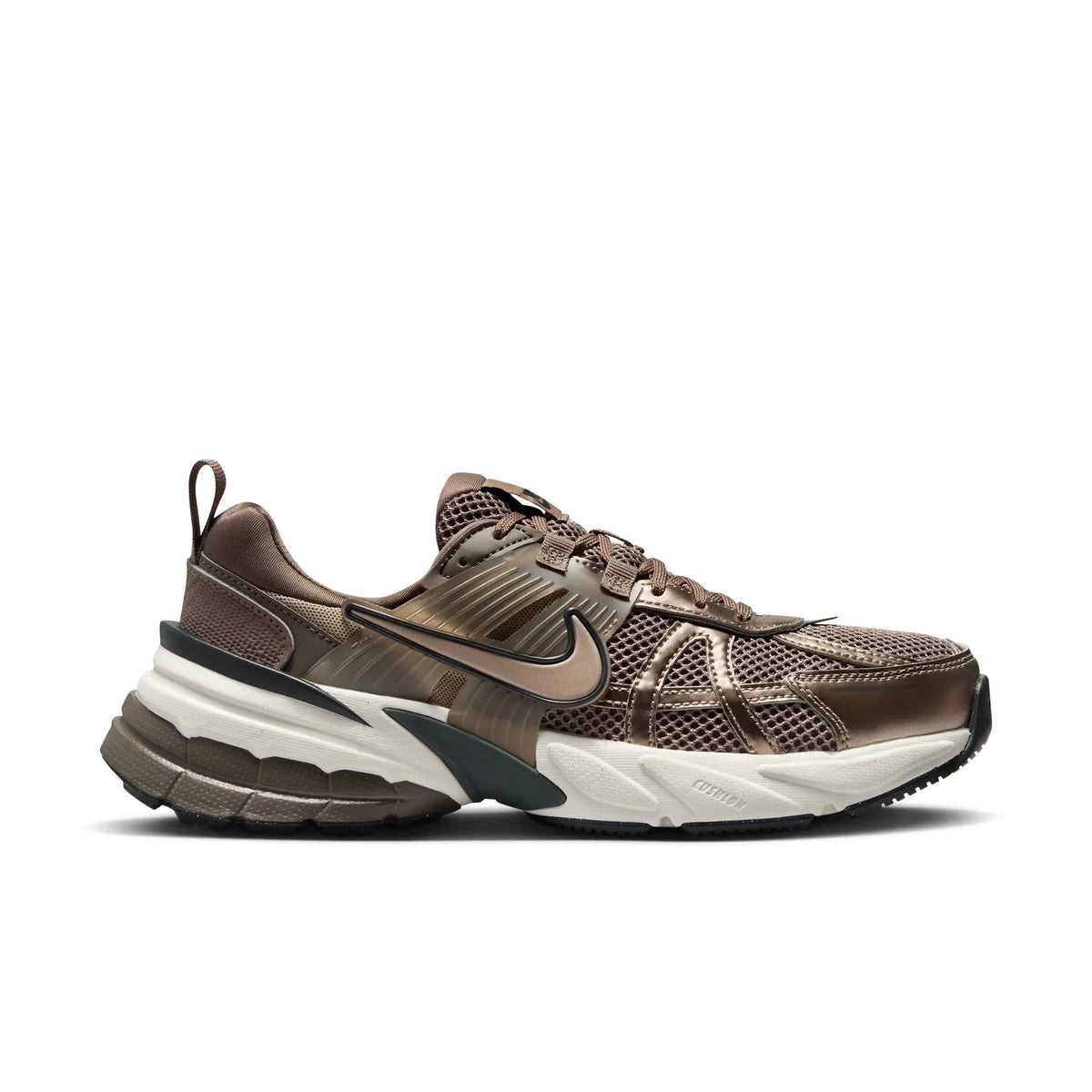 NIKE V2K MARRÓN