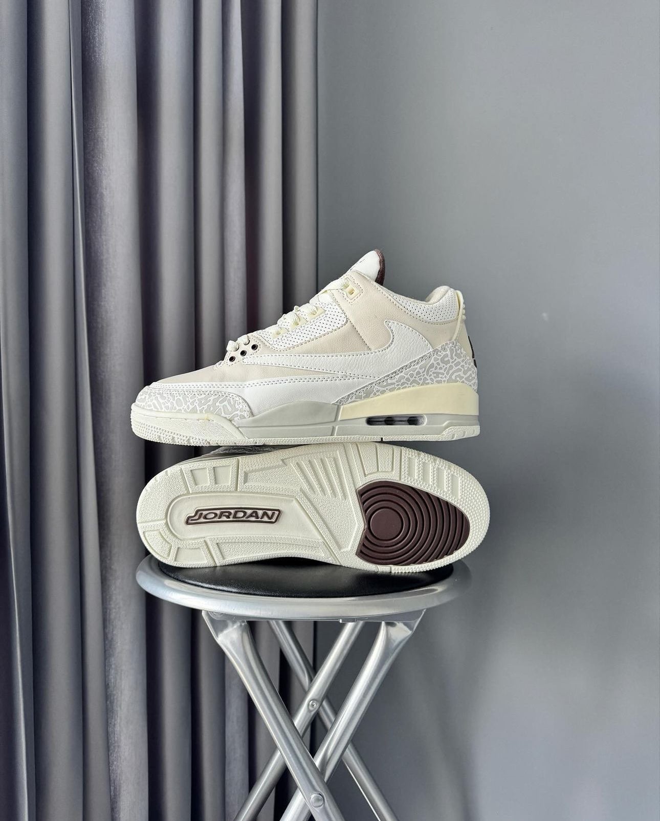 JORDAN RETRO 3 TRAVIS SCOTT BLANCA