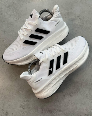 ULTRABOOST 2025 BLANCO NEGRO