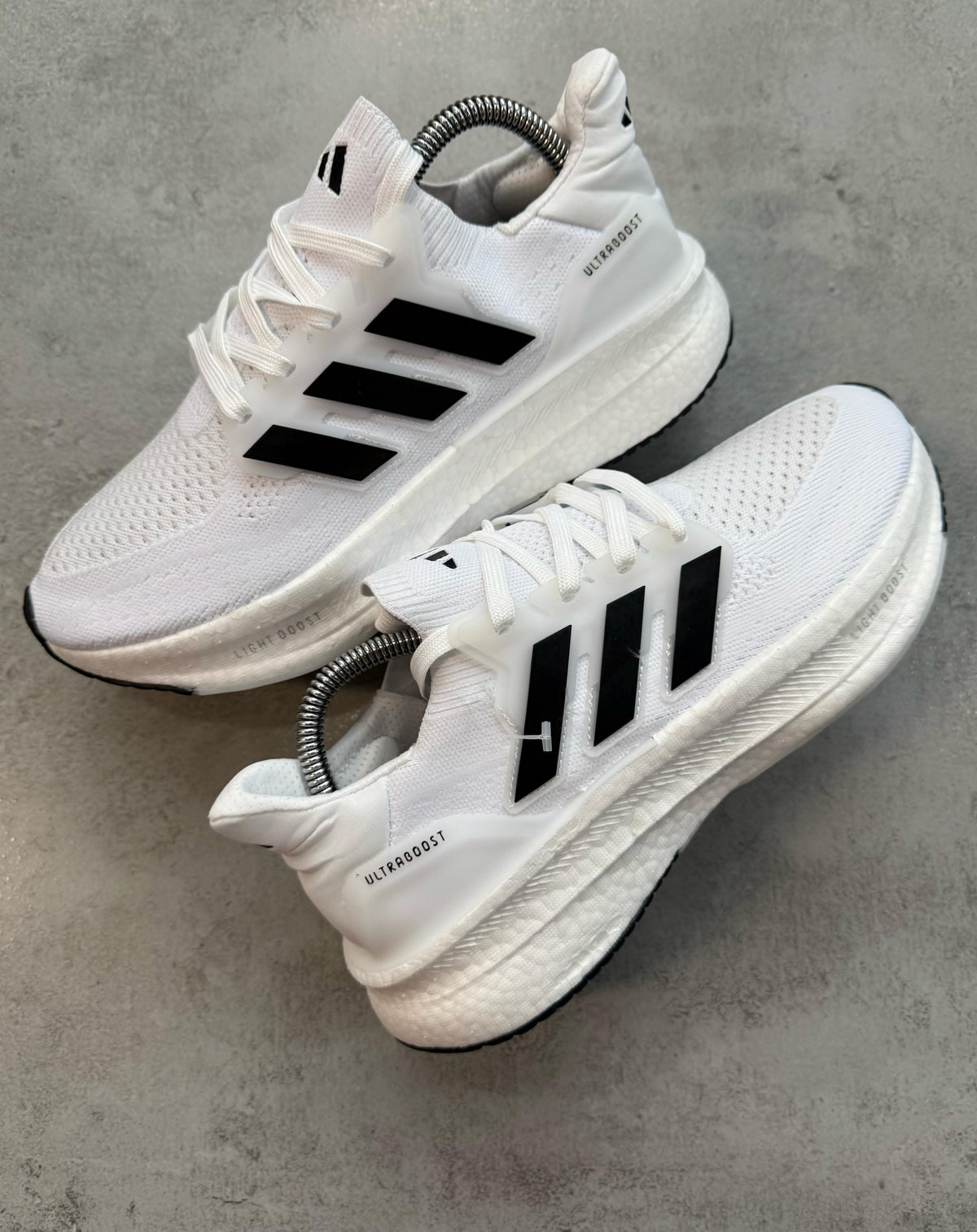 ULTRABOOST 2025 BLANCO NEGRO