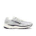 NIKE VOMERO PLATEADO