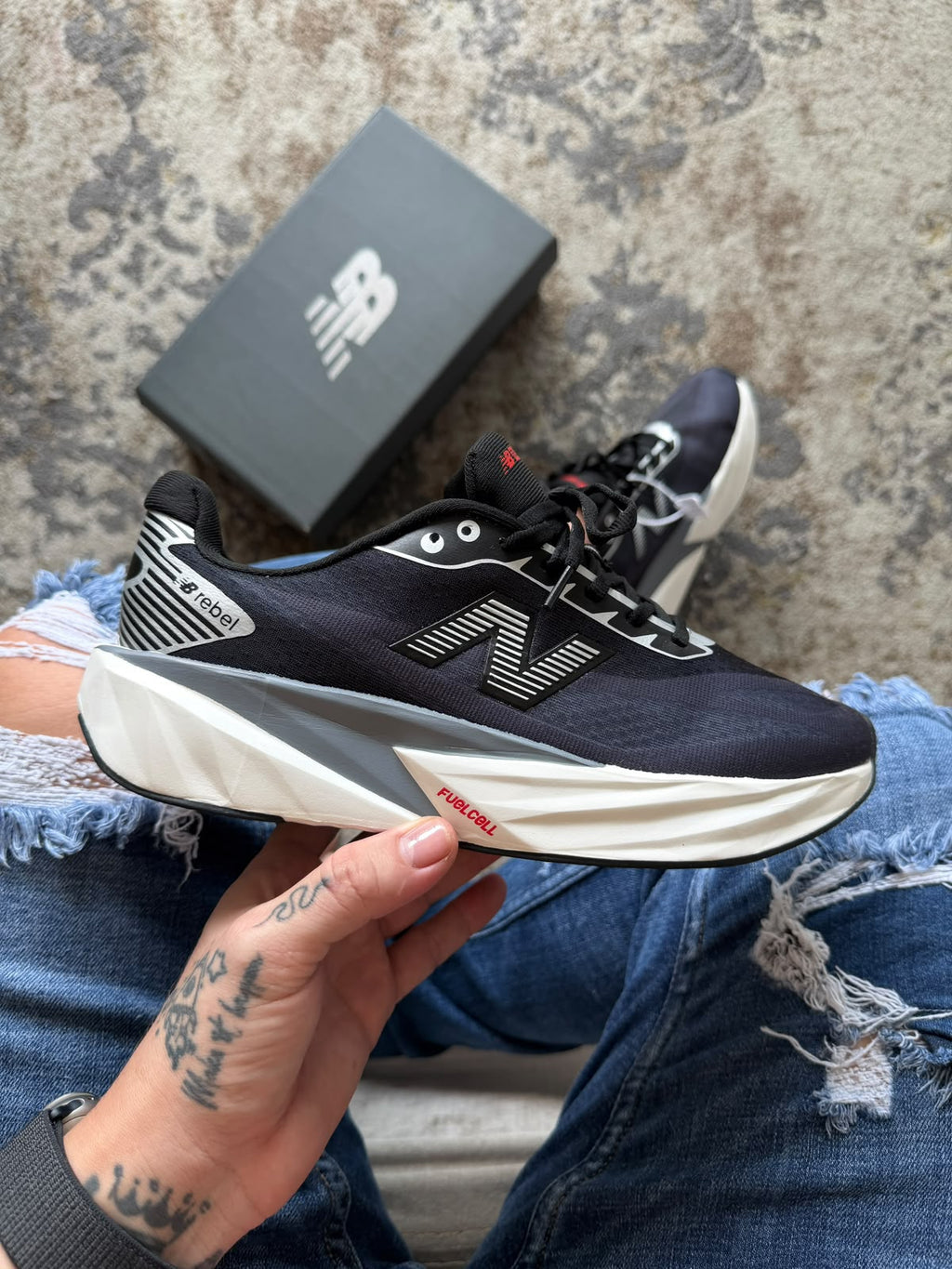 NEW BALANCE REBEL V5 NEGRO