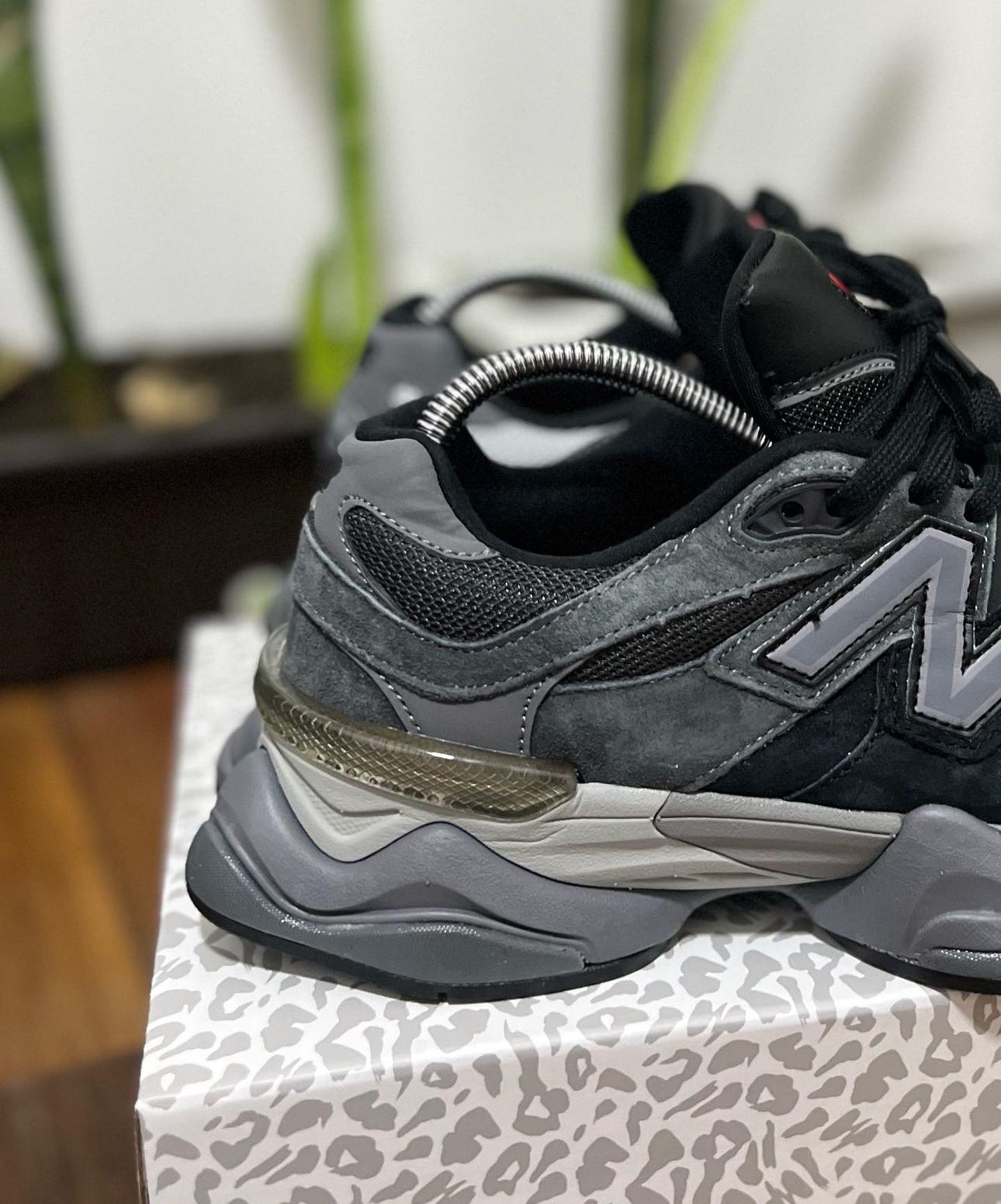 NEW BALANCE 9060 NEGRO GRIS