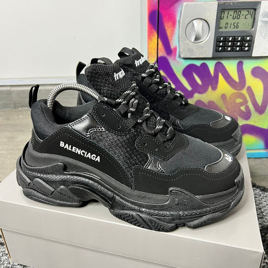 BALENCIAGA TRIPLE S NEGRA