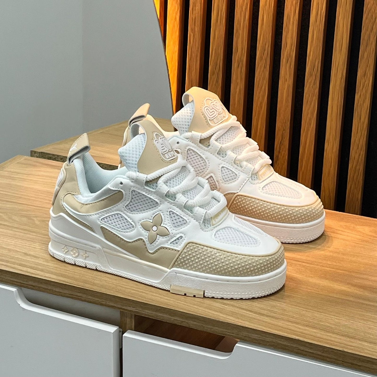 LOUIS VUITTON SKATE BEIGE