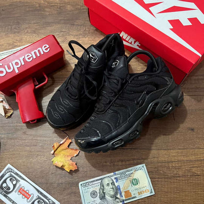 NIKE TN NEGRO