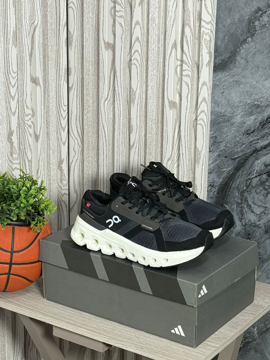 ON CLOUDRUNNER 2