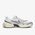 NIKE V2K RUN PURE