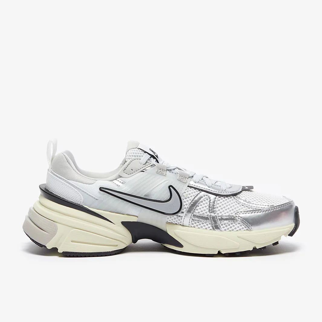 NIKE V2K RUN PURE