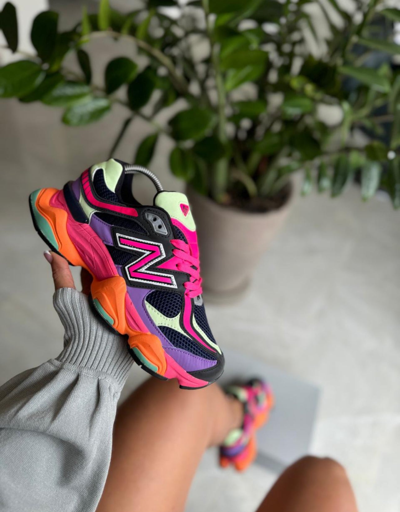 NEW BALANCE 9060 FUCSIA LLAMATIVO