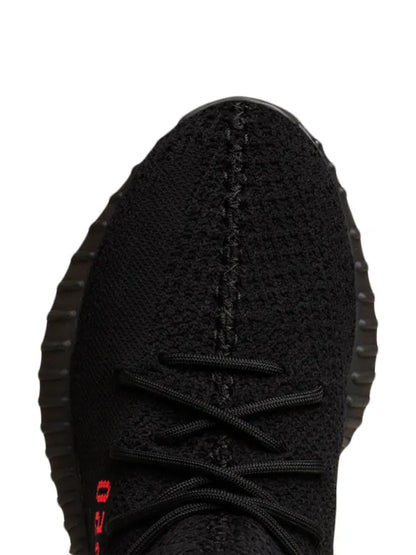 ADIDAS YEEZY 350 NEGRO LETRAS ROJAS