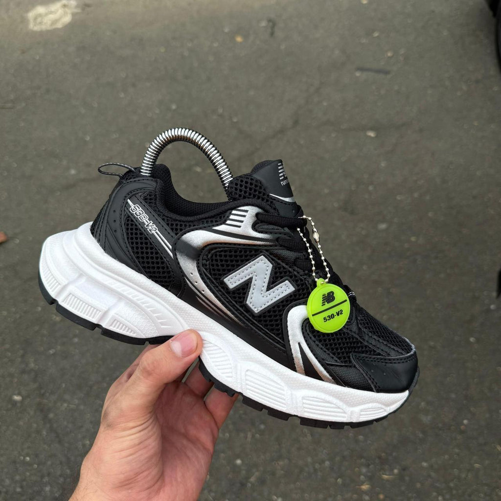 NEW BALANCE 530 V2 NEGRO
