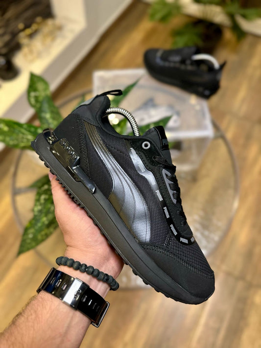 PUMA R8 NEGRO