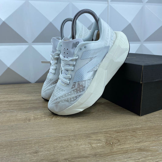 NEW BALANCE FUELCELL BLANCO
