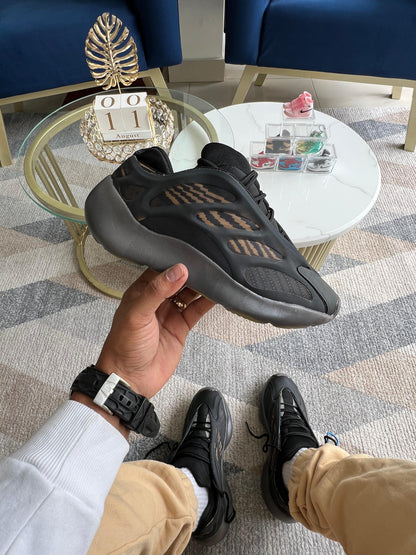 ADIDAS YEEZY 700 V3 BLACK