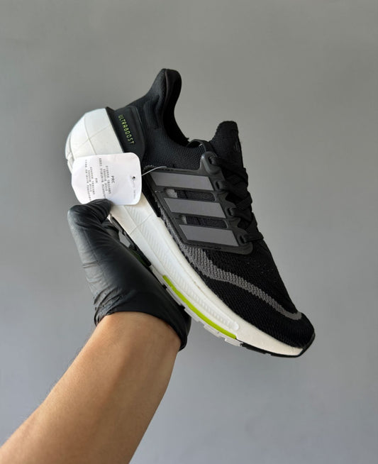 ADIDAS ULTRABOOST NEGRO CON GRIS