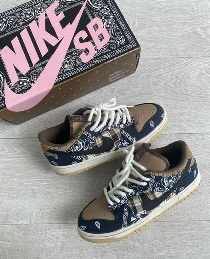 NIKE SB DUNK X TRAVIS SCOTT