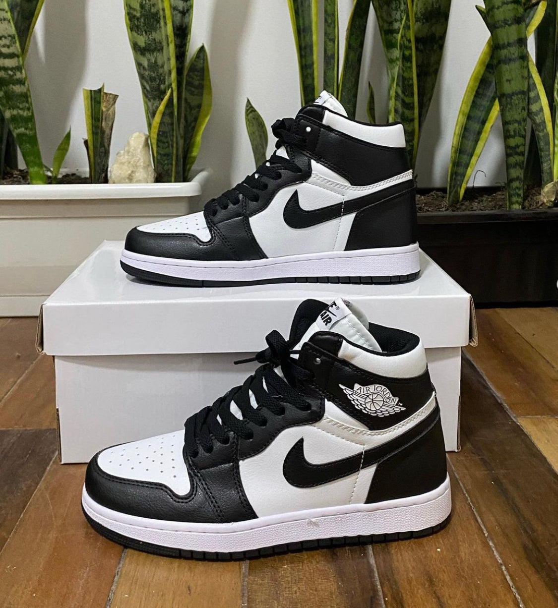 JORDAN RETRO 1 BLANCA NEGRO