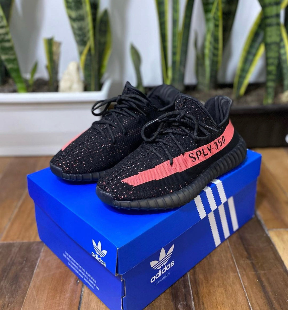 YEEZY 350 SPLY NEGRO LINEA ROJA