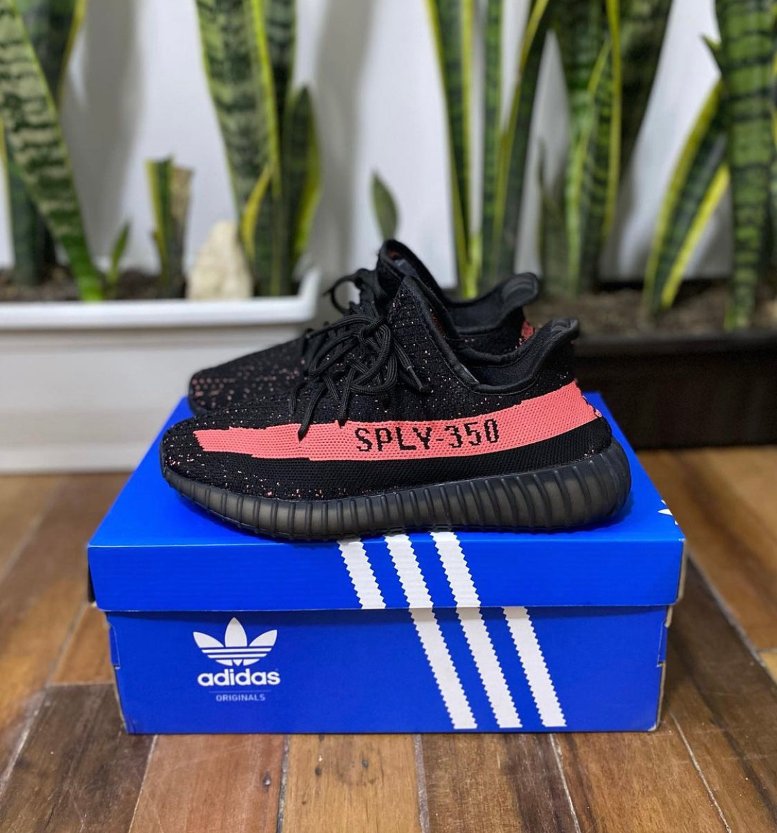 YEEZY 350 SPLY NEGRO LINEA ROJA