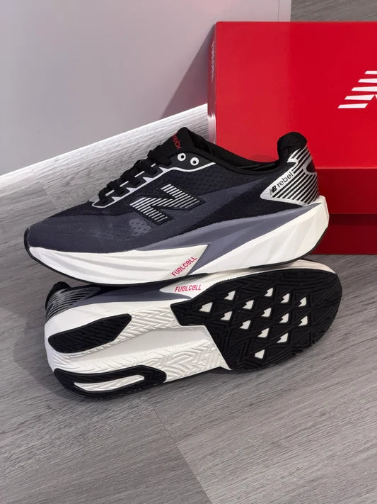 NEW BALANCE REBEL V5 NEGRO