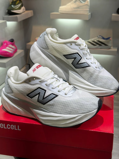 NEW BALANCE REBEL V5 BLANCO