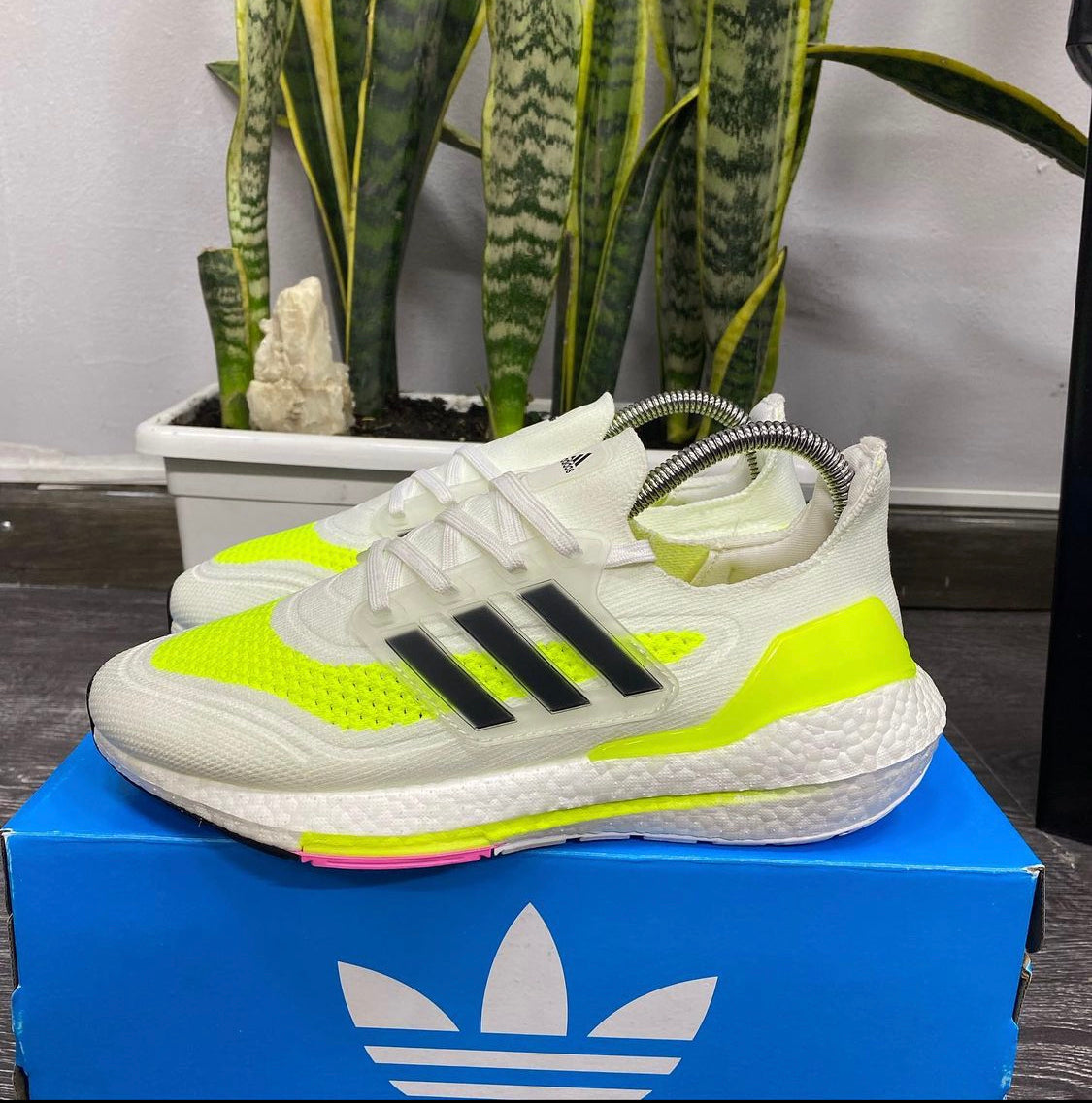 ADIDAS ULTRABOOST2022 BLANCO VERDE