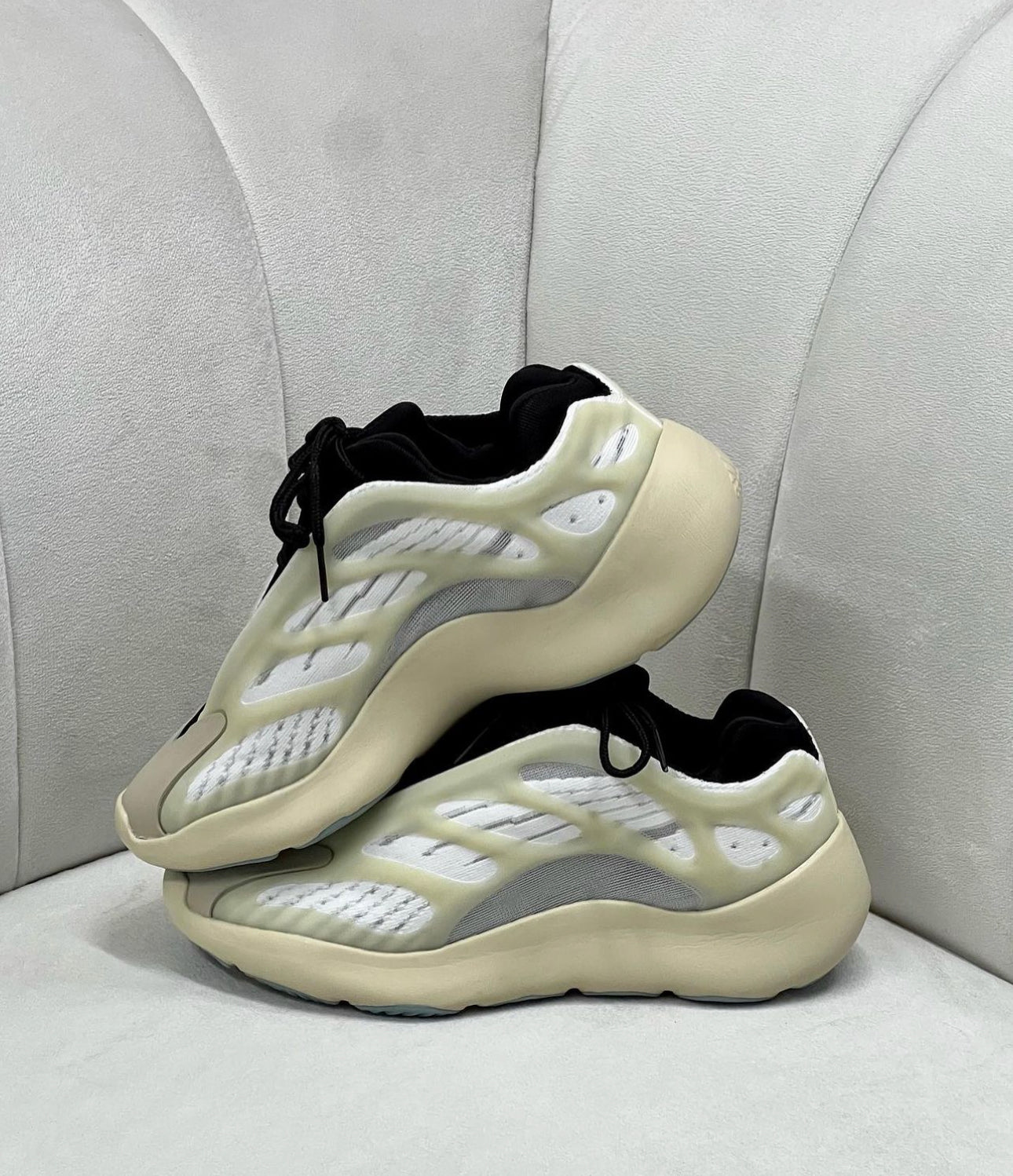 ADIDAS YEEZY 700 V3 AZAEL