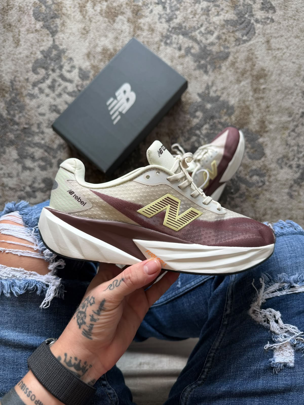 NEW BALANCE REBEL V5 BEIGE