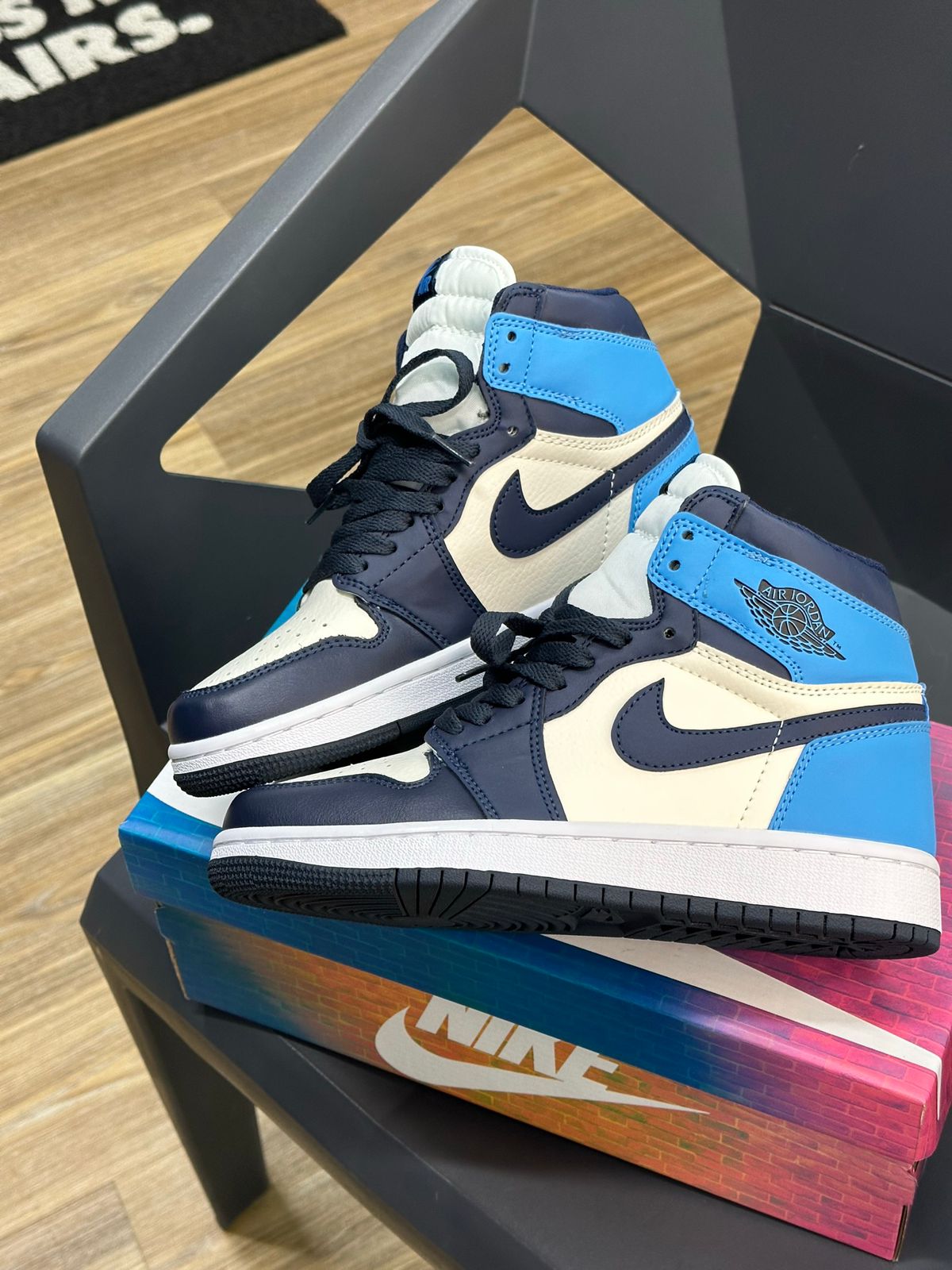 JORDAN RETRO 1 AZUL BLANCA